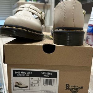 NIB Dr Martens Virginia Mary Jane in Beige s.8US